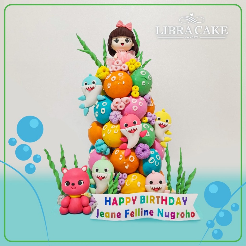 

Donat tower underwater fun cake