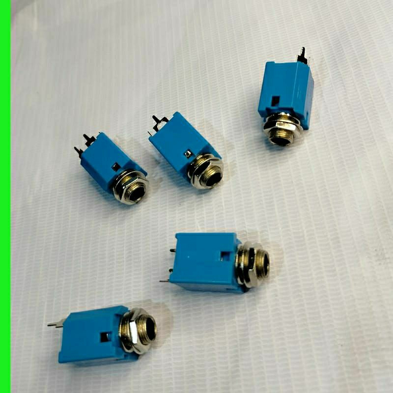 soket mic mono biru berkualitas