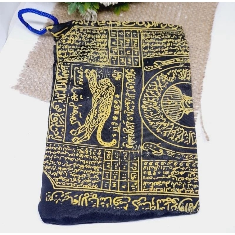 

Kantong wa fak kain merah hitam hijau