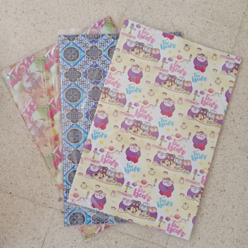 

Kertas kado kiky