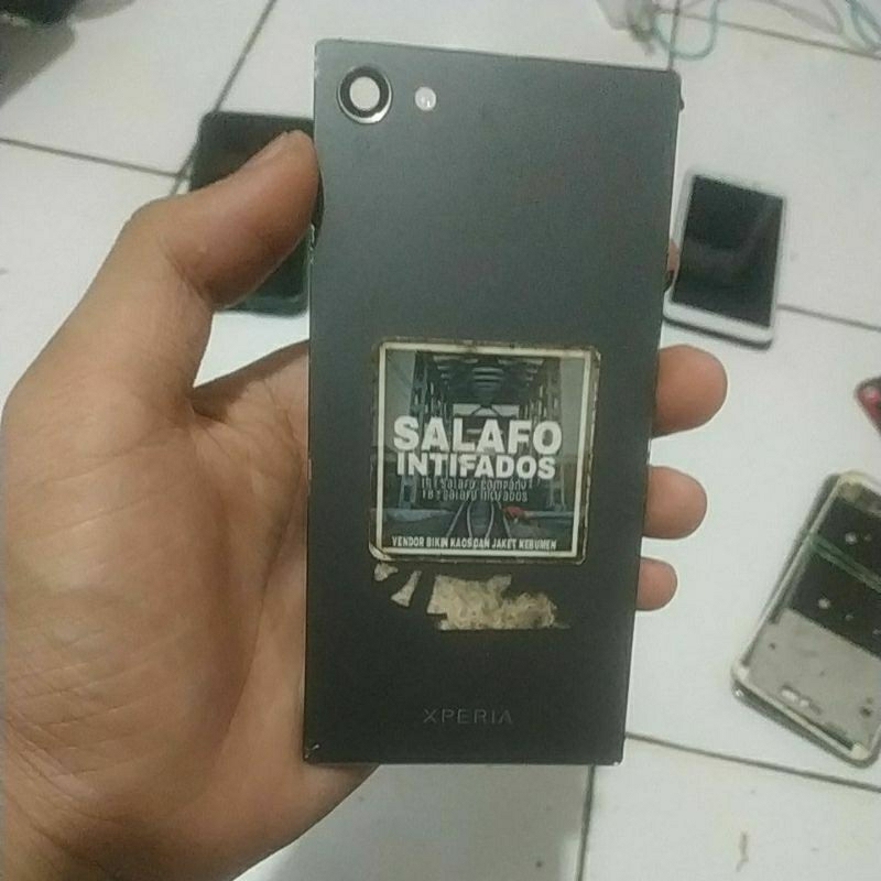 backdoor bekas Sony Xperia z5 Compact