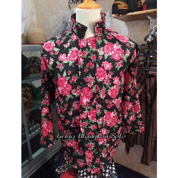 Baju Surjan Kembang Batu Warna Merah