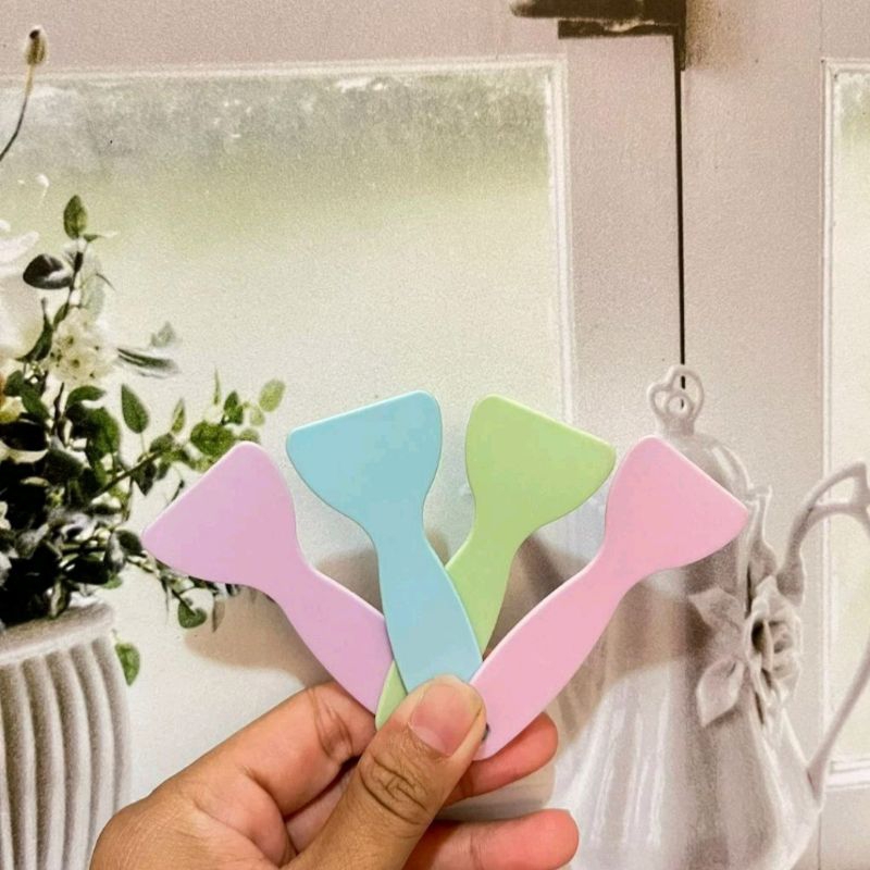 

Perata Stiker/ Spatula Stiker Ukuran 11 cm