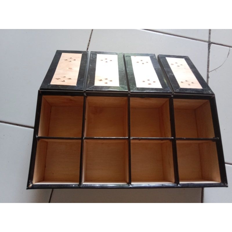 kandang janglrik aduan plywood 8 slot / sekapan jangkrik aduan