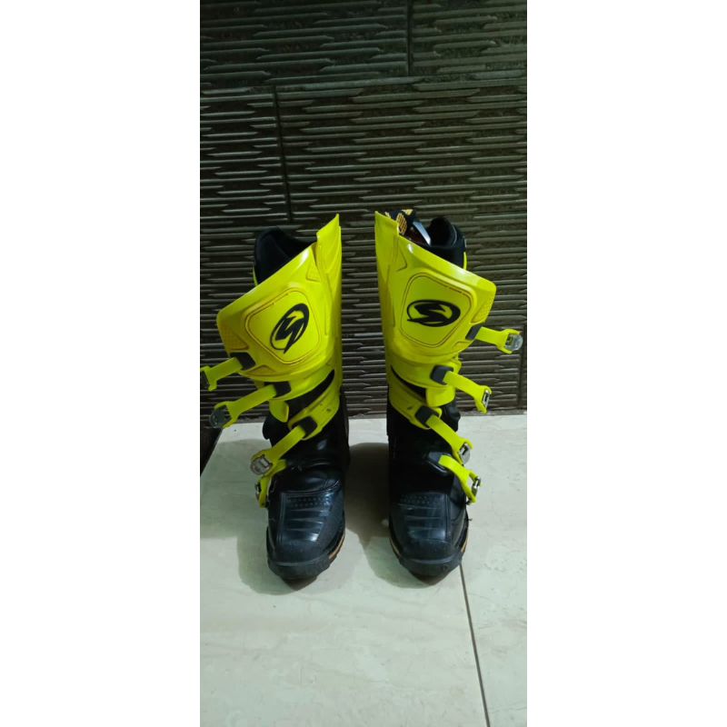 sepatu trail SND engsel