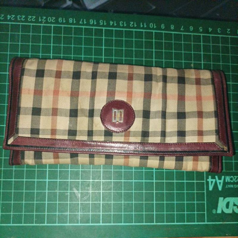 Dompet Daks