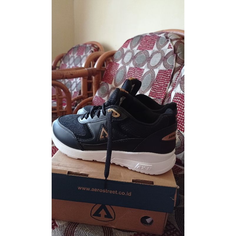 AEROSTREET OSAKA PUTIH EMAS (UK 39)