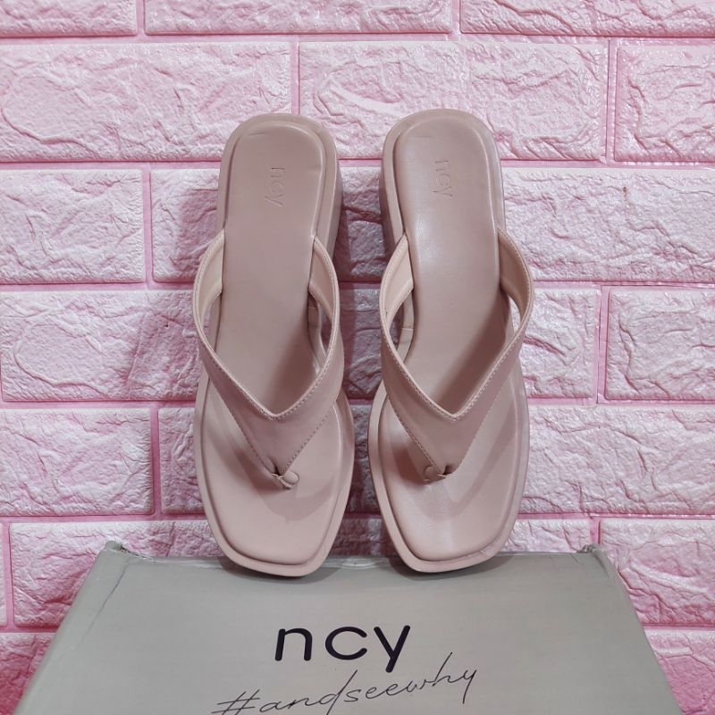 NCY Nicole Sandal Wedges