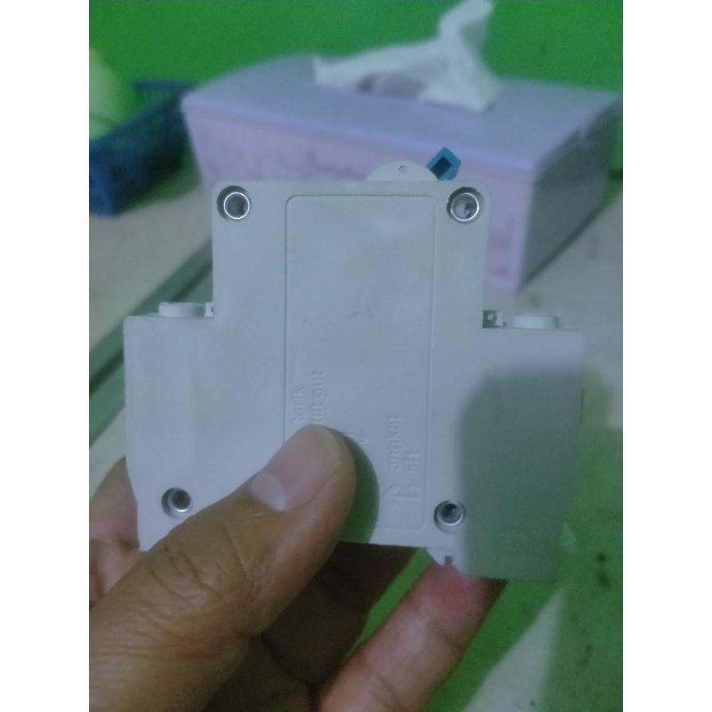 Mcb Merlin Gerin 6A dan 10A anti jeklek