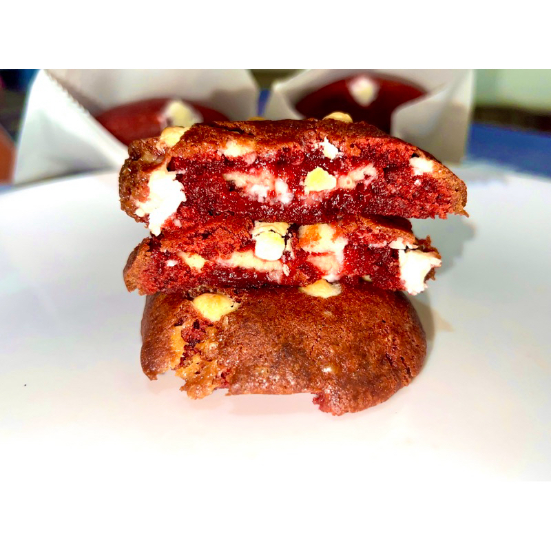 

Soft Cookies Red Velvet Cream Cheese