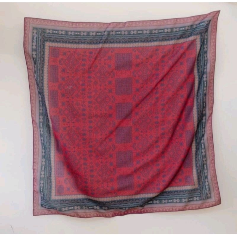 Preloved scarf Kinaya