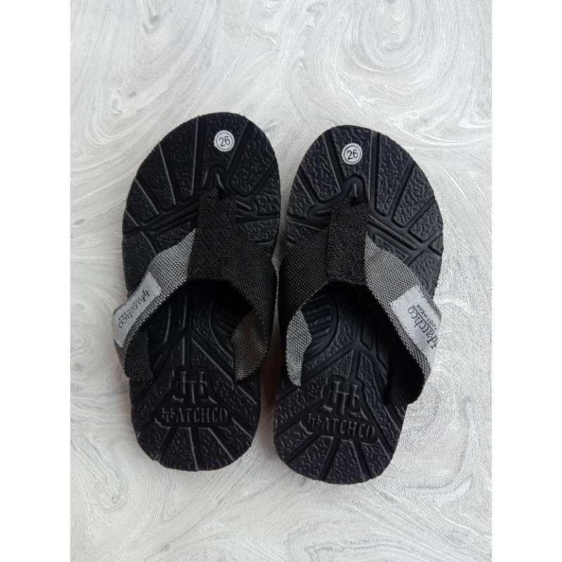 Sendal gunung anak laki-laki