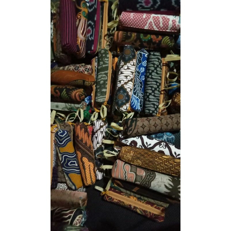 

Sovenir tempat pensil