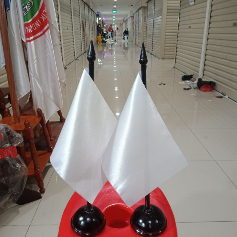 

Tiang kayu meja dan bendera costum berkualitas