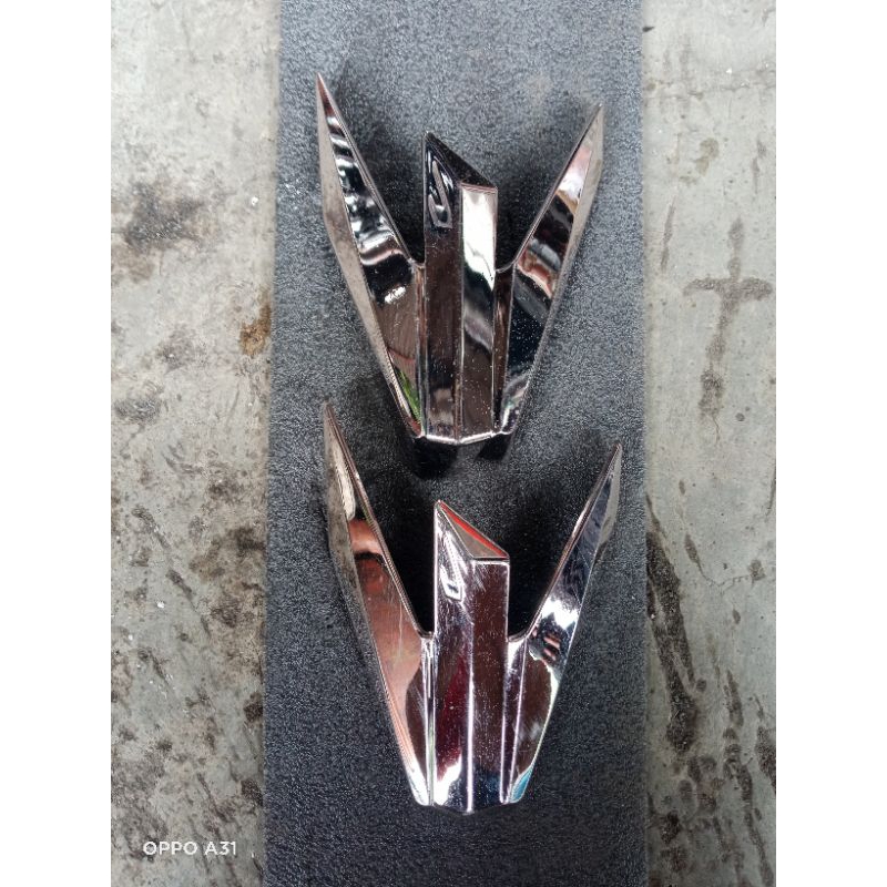 garnish chrome cover tutup pelindung knalpot new vario 125 150 original