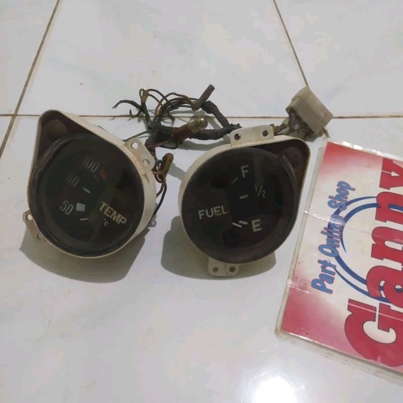 Mesin Amper SOLAR dan TEMPERATURE SPIDOMETER MITSUBISHI FUSO FIGHTER 1981-1984 original bekas