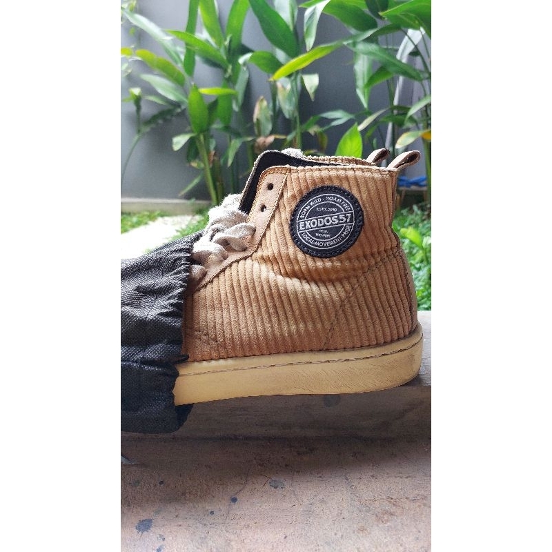 SEPATU CORDUROY EXODUS 57