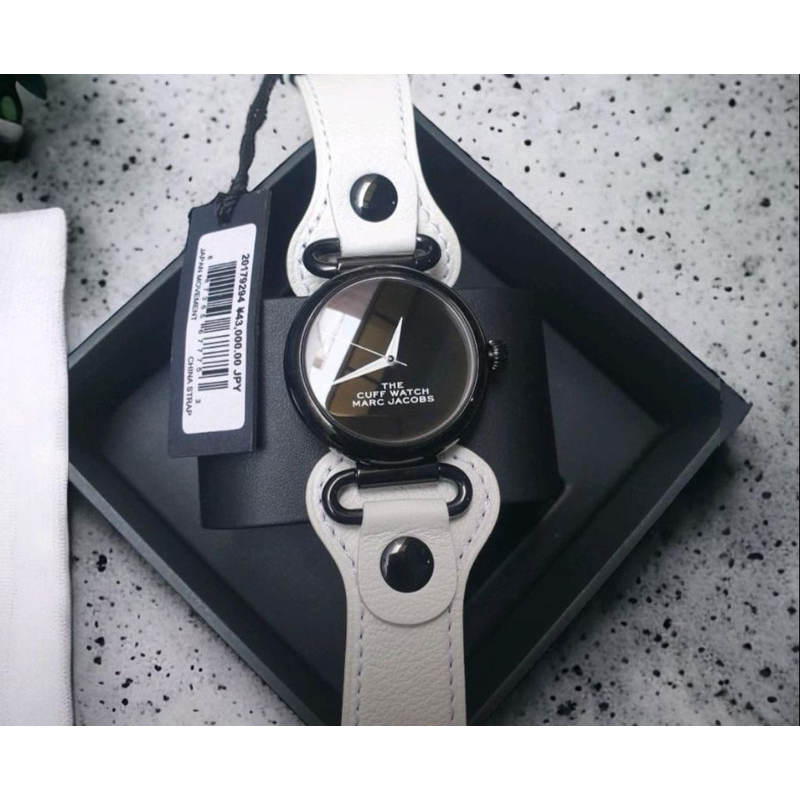 MJ MJ0120179294 The cuff watch ladies black dial White Leather Strap