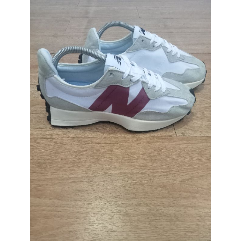 sepatu second NB seri 327