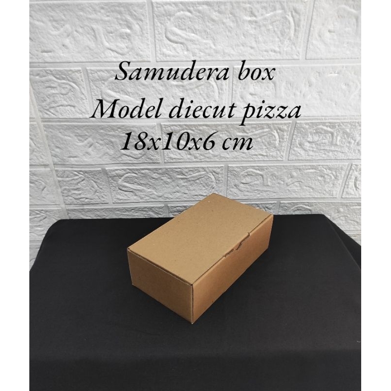 

kardus karton uk 18x10x6 cm model diecut pizza untuk packing souvenir dll