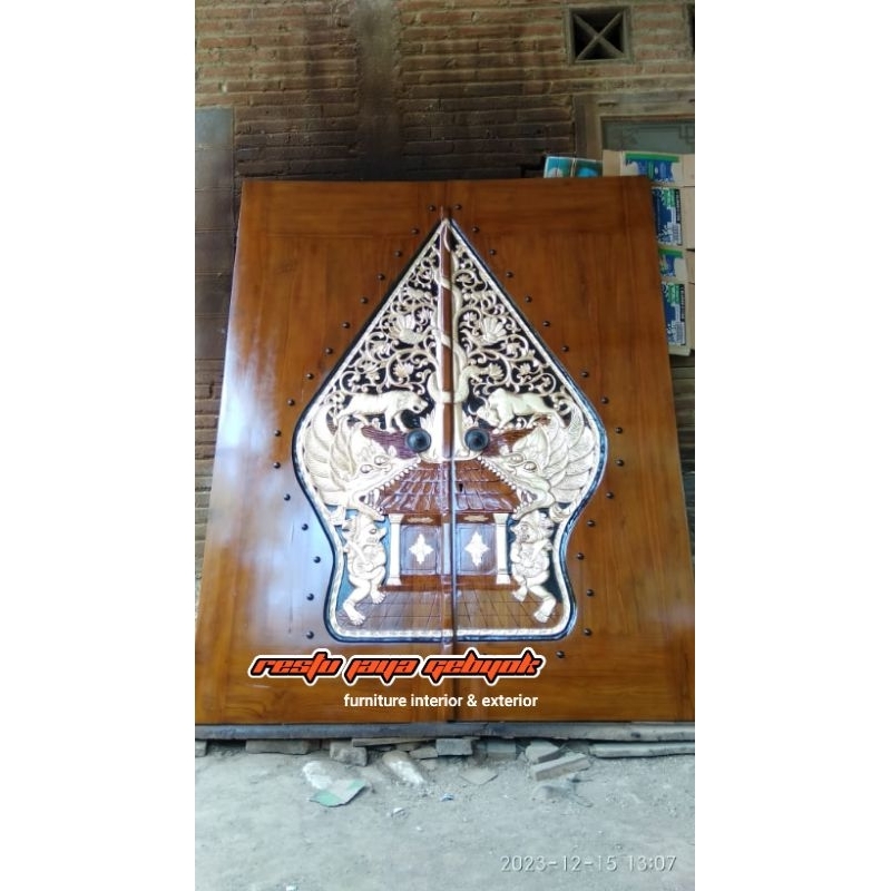 pintu rumah pintu utama kupu tarung gunungan