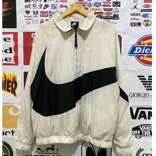 Jacket Winbraker Nike Swoosh Big Logo Size M to L