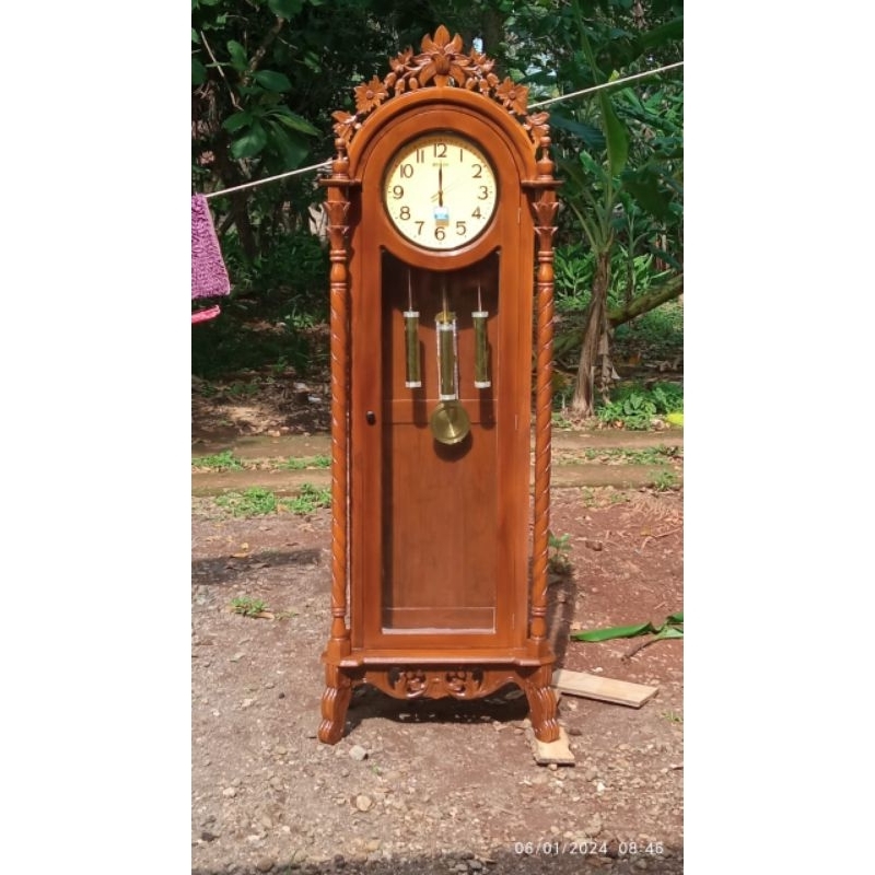 almari jam,mebel jepara,furniture