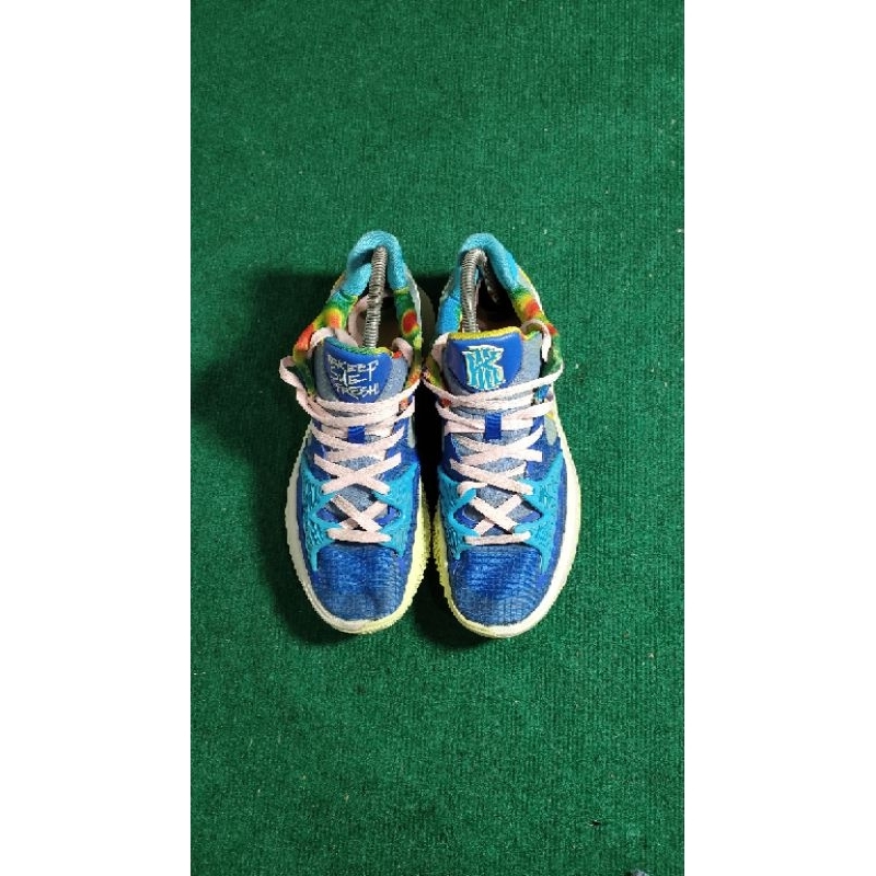 Sepatu Basket Kyrie Low 4