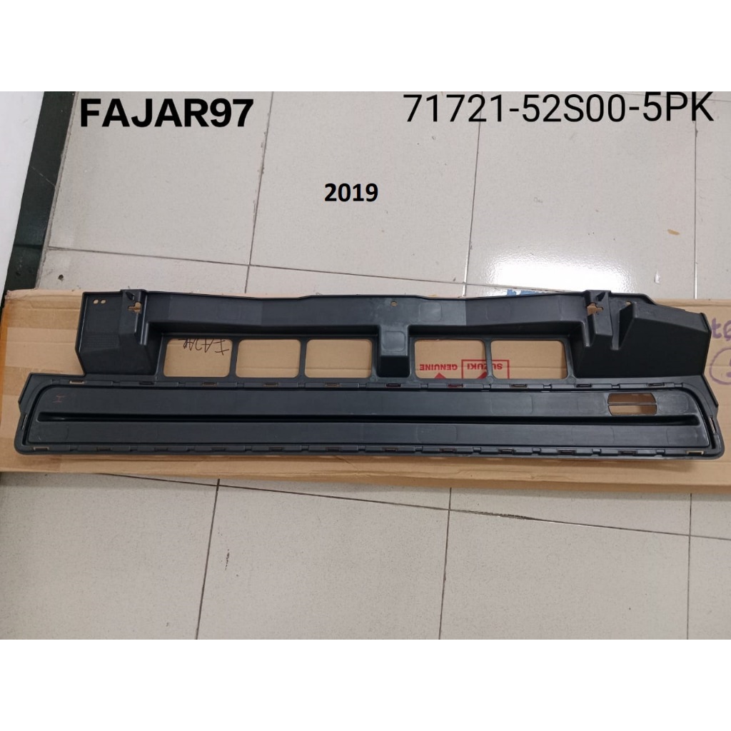 Grille grill radiator bemper depan bawah lower Suzuki New Carry original