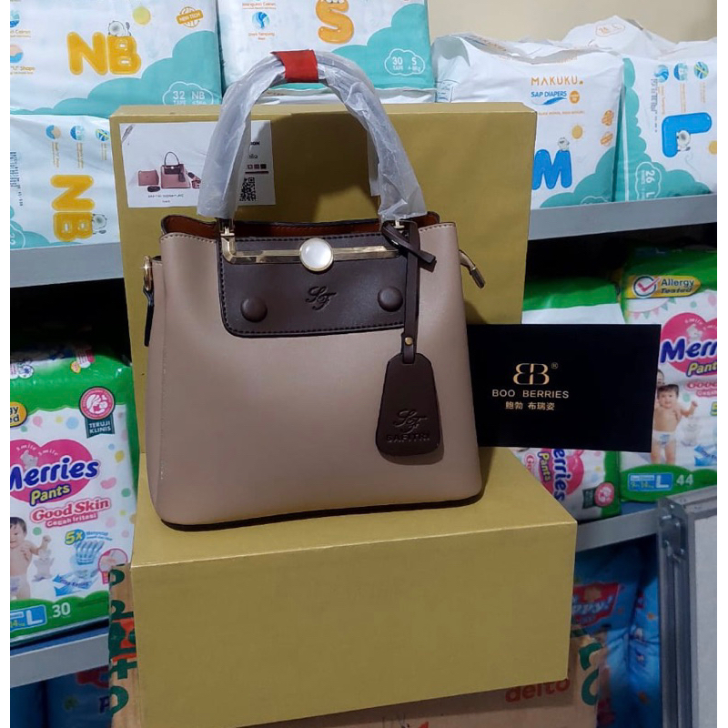 NEW ARRIVAL SAFITRI BAG ORIGINAL BOX