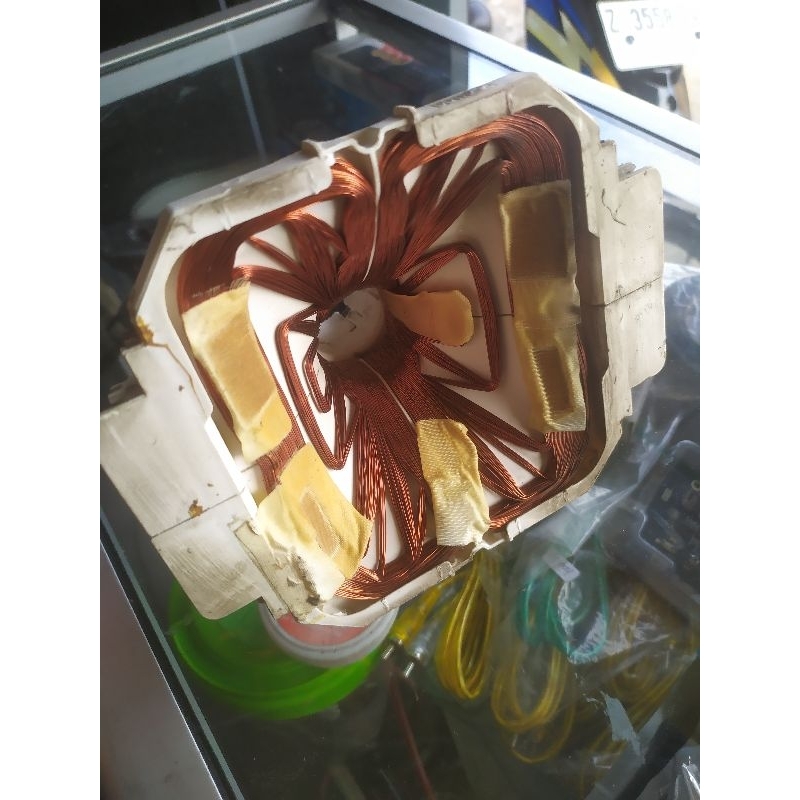 yoke tv sharp picolo slim 21 inch 6229J