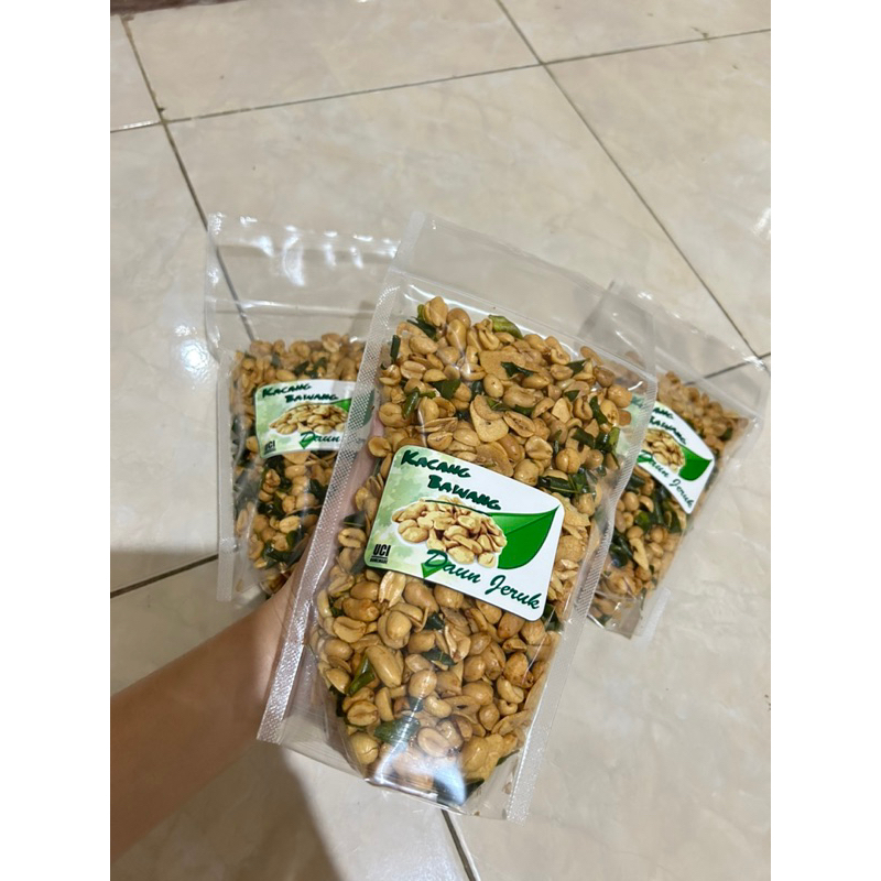 

Kacang Bawang Daun Jeruk Plastik 500gr