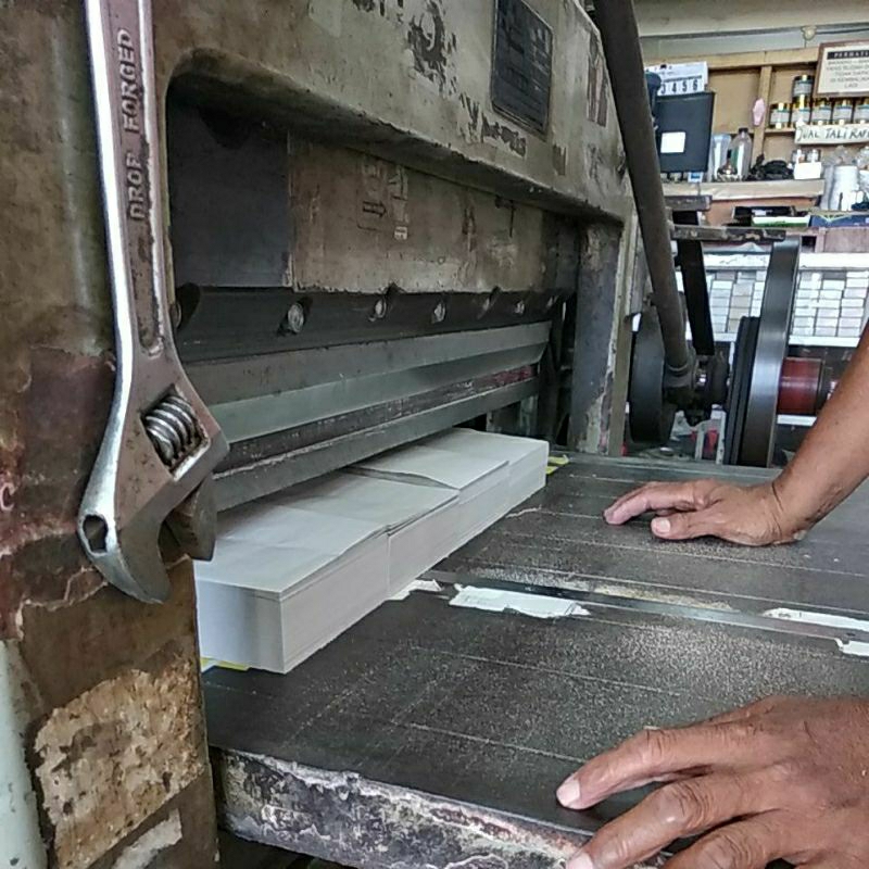 

Ongkos Potong Kertas