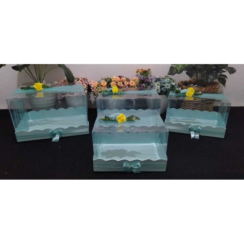 

BOX SESERAHAN MIKA + BUNGA RANGKAI