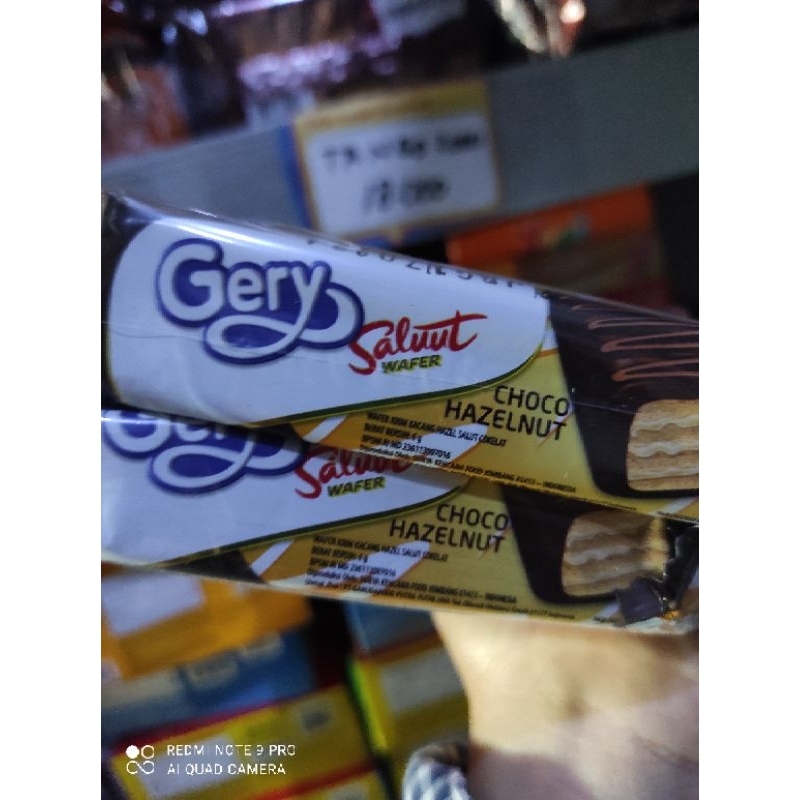 

Gery salut wafer coklat rentengan 10 pcs