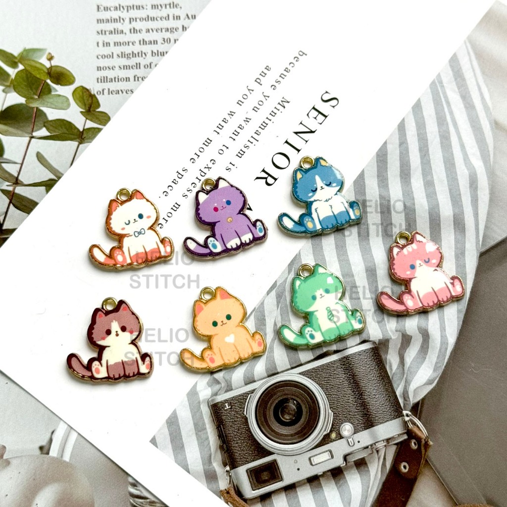 1 pcs Charm Enamel Epoxy - SITTING CAT
