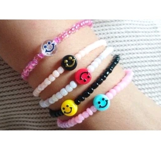 gelang manik manik smile