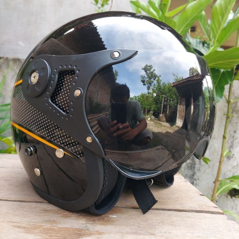 Helm Scoopy Hitam Smoke