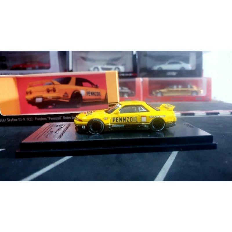 Diecast Inno64 Nissan Skyline GTR R32 Pandem penzoil retro livery