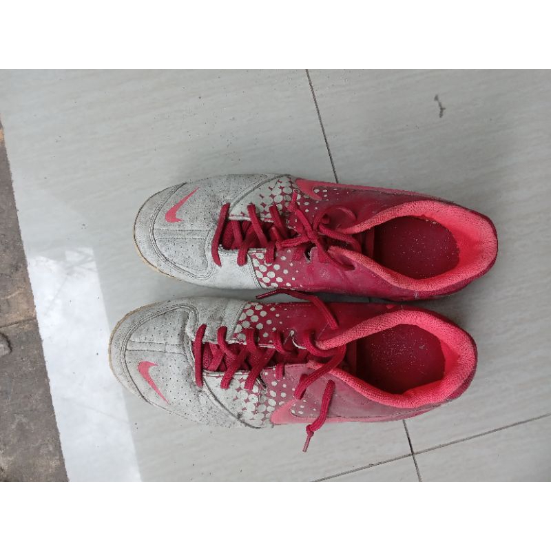 sepatu futsal nike second