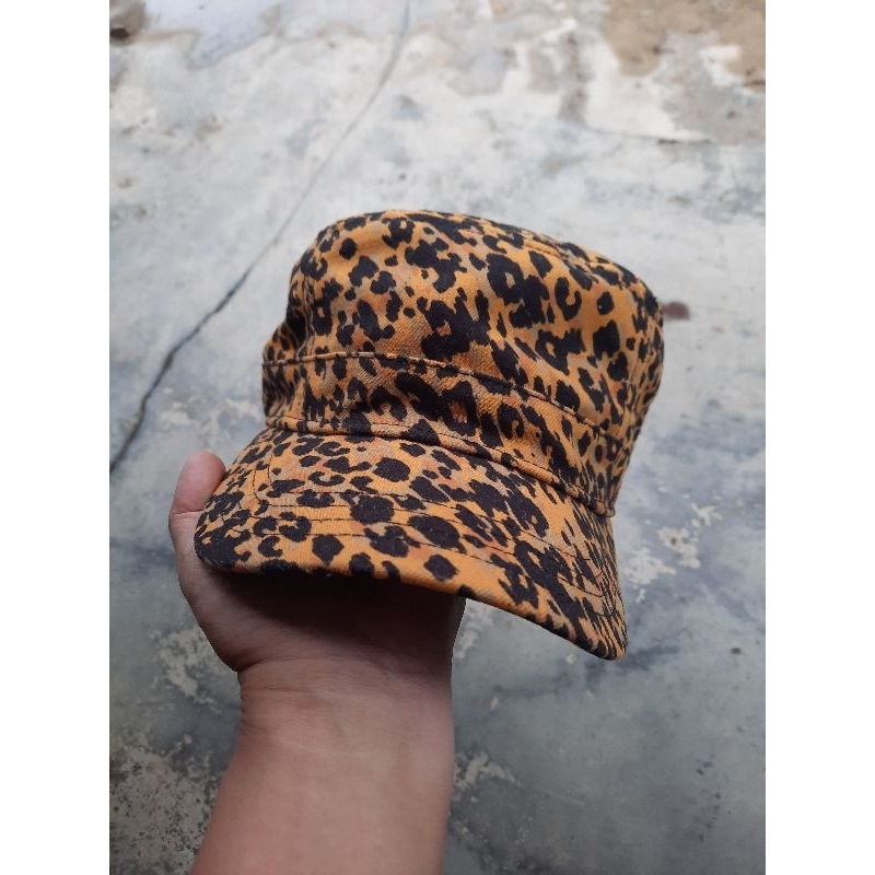 Topi Patrol New Era Animal Print Leopard Deadstock Condition