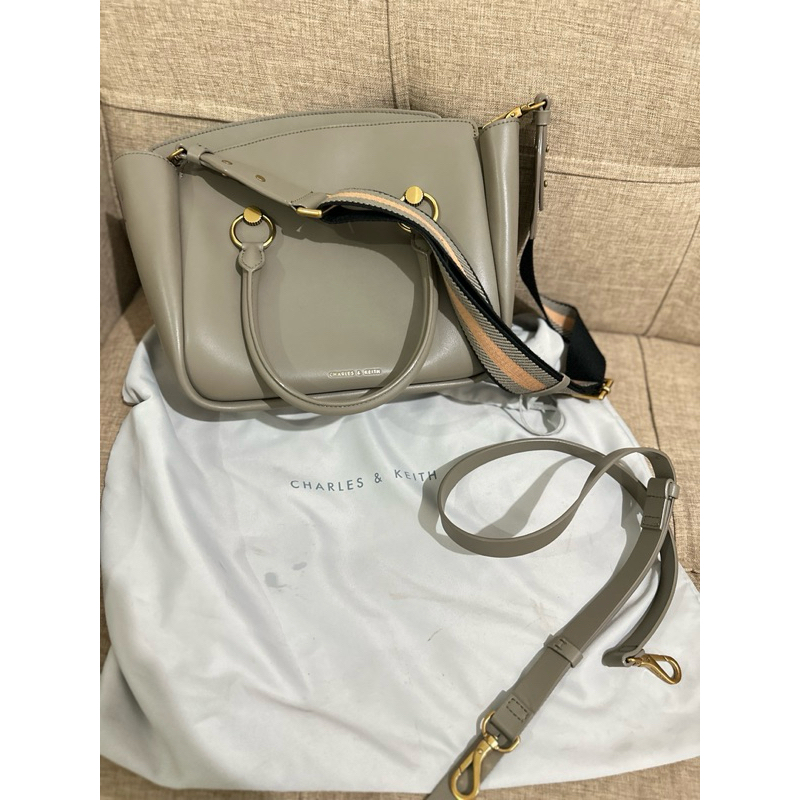 preloved-tas charles and keith