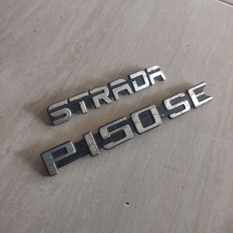 emblem vespa strada p150se original