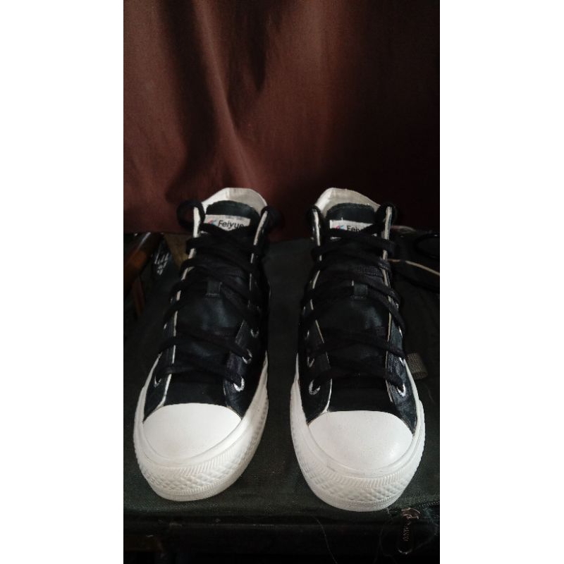 Sepatu second Feiyue high