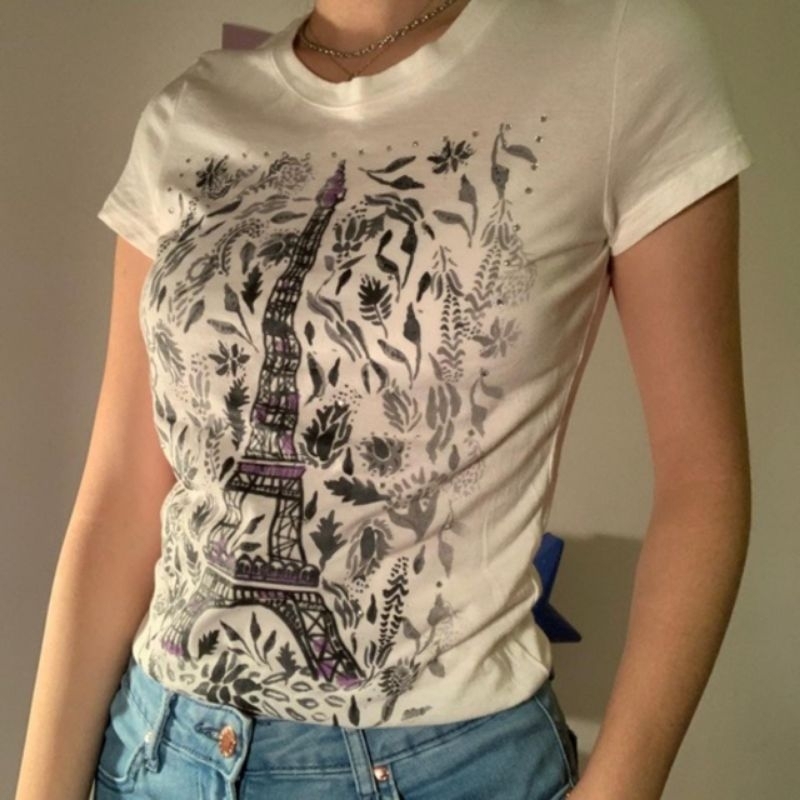 Pakaian wanita lengan pendek / Kaos wanita lengan pendek