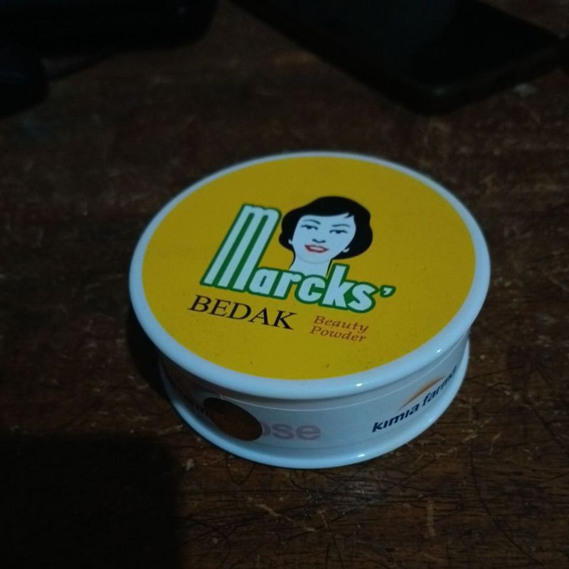 Bedak Marcks' kimia farma