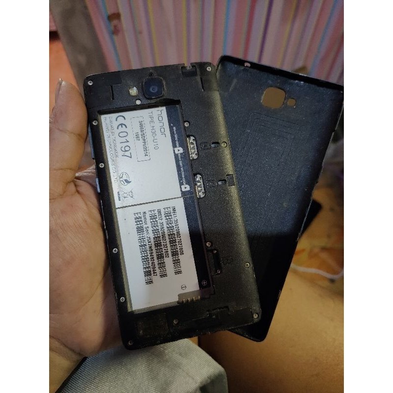 huawei u10  nyala ga ada btre lcd tompel dikit