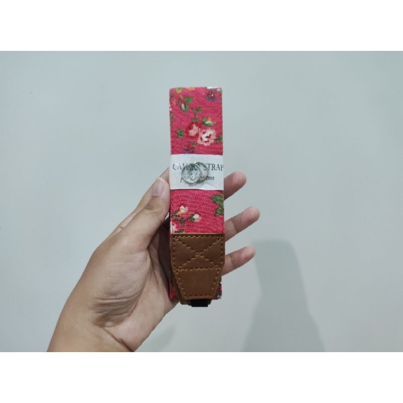 STRAP KAMERA PINK BLOSSOM