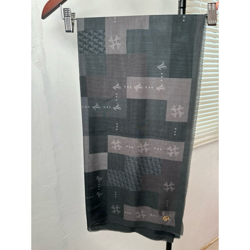 PRELOVED HIJAB SQUARE MOza Reborn merk Ayu by Ayu Lestari warna hitam