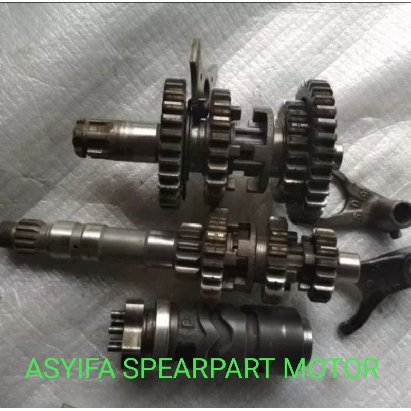 gear rasio gigi rasio Yamaha Jupiter Z1 Yamaha Jupiter Lorenzo robot original seken copotan